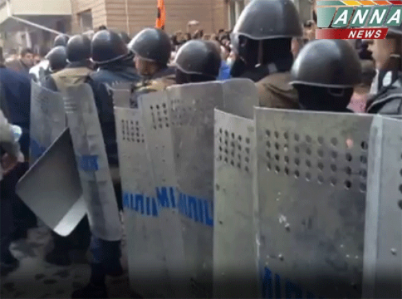 МОЛНИЯ: представители Луганской республики взяли под контроль областную администрацию (видео) | Русская весна