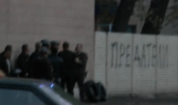 Штурм военкомата в Луганске армией Юго-Востока (видео) | Русская весна