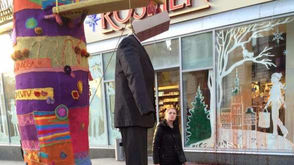 Во Львове правые радикалы повесили «Порошенко» (ФОТО) | Русская весна