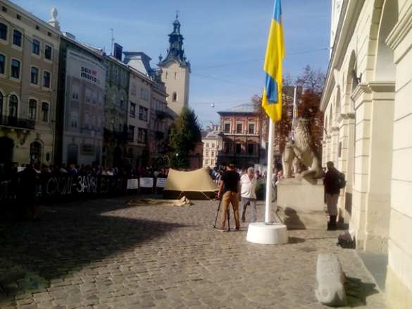 Боевики «АТО» во Львове устроили майдан, требуя землю и жилье (ФОТО) | Русская весна