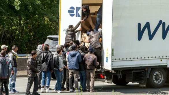 Мигранты пытались взять штурмом тоннель под Ла-Маншем | Русская весна