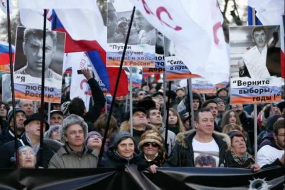 «На могиле Немцова даже цветы не лежат» | Русская весна