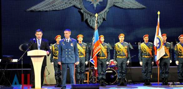 В Донецке наградили лучших спасателей в день МЧС ДНР (ФОТОРЕПОРТАЖ) | Русская весна