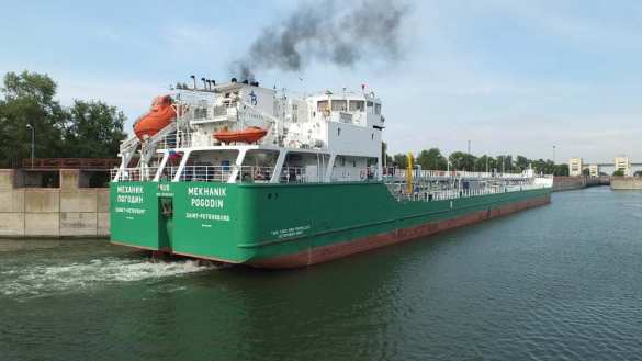 Украина на три года заблокировала российский танкер | Русская весна