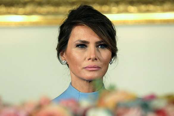 «Костюм клоуна»: В Сети высмеяли платье Меланьи Трамп (ФОТО) | Русская весна