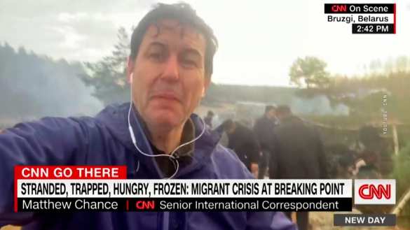 Корреспондент CNN попал под водомёты и слезоточивый газ польских пограничников (ВИДЕО) | Русская весна