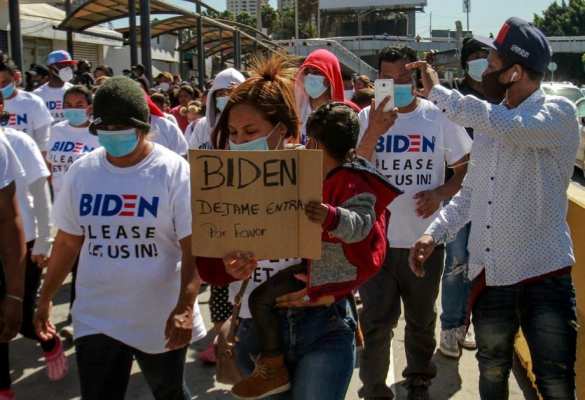 Мигранты атакуют США: Байден спровоцировал кризис (ФОТО) | Русская весна