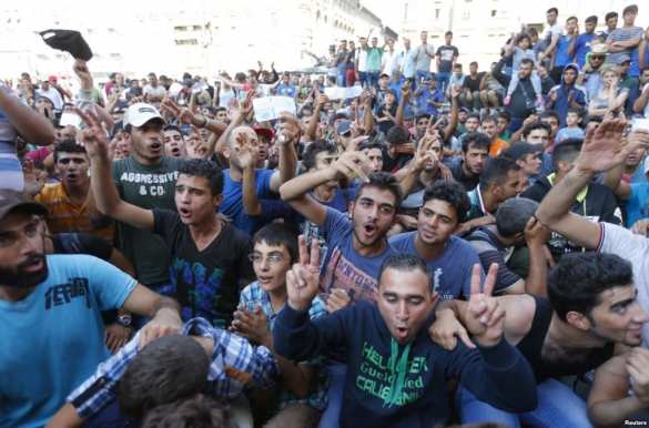 Изнасилованная мигрантами немка благодарит своих мучителей | Русская весна