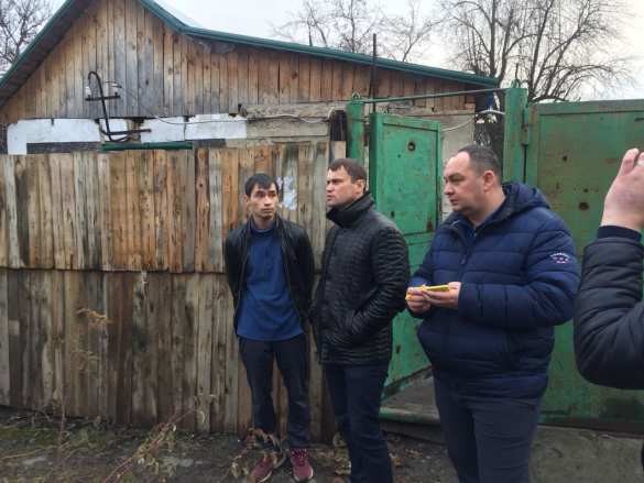 Минстрой оказал помощь жителям Донецка продуктовыми наборами на средства, собранные коллективом (ФОТО) | Русская весна