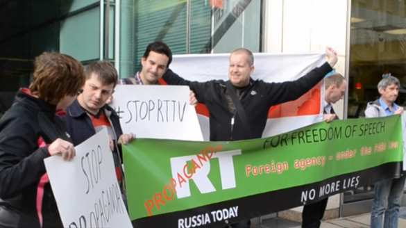 В США на митинг против вещания телеканала RT пришли шесть человек (ВИДЕО) | Русская весна