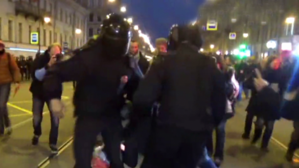 Потешный «Майдан» в Санкт-Петербурге, ПРЯМАЯ ТРАНСЛЯЦИЯ — смотрите и комментируйте с «Русской Весной» | Русская весна