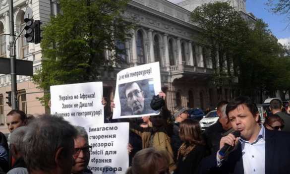 Семенченко бузит под Радой (ФОТО, ВИДЕО) | Русская весна