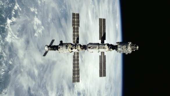 Астронавты НАСА завершили залив аммиака в систему охлаждения МКС | Русская весна