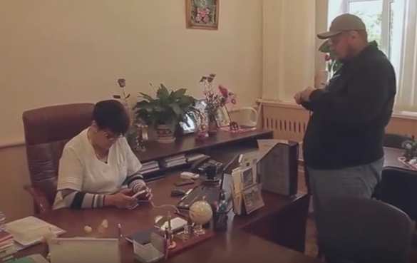 «Я стрелял таких, как ты», — нардеп Мосийчук набросился на женщину-врача (ВИДЕО) | Русская весна