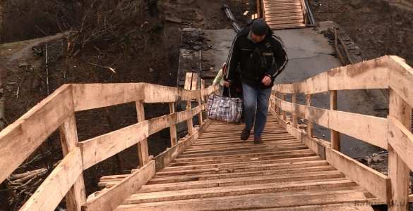 В МВД Украины рассказали, как можно пересечь линию разграничения после блокировки сообщения с Донбассом  | Русская весна