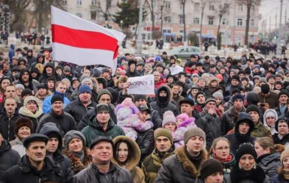 «Вешайте всех и сразу»: украинский нацист дал совет майданящим белорусам | Русская весна