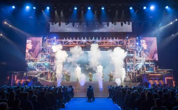 Российские артисты дали концерт для раненых военных в больнице ЛНР (ВИДЕО) | Русская весна