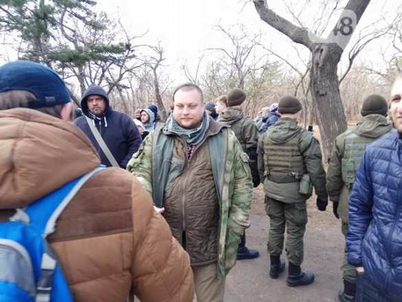 Стычки и задержания в Одессе: «правосеки» помешали возложить цветы к Вечному огню (ФОТО, ВИДЕО) | Русская весна