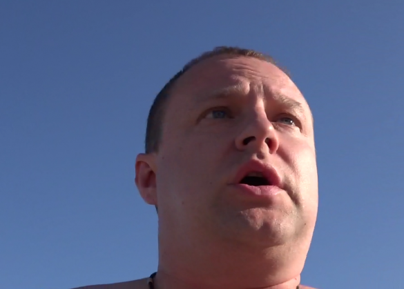 В Мариуполе украинские милиционеры попытались уладить личный конфликт с помощью полиции ДНР (ВИДЕО 18+) | Русская весна