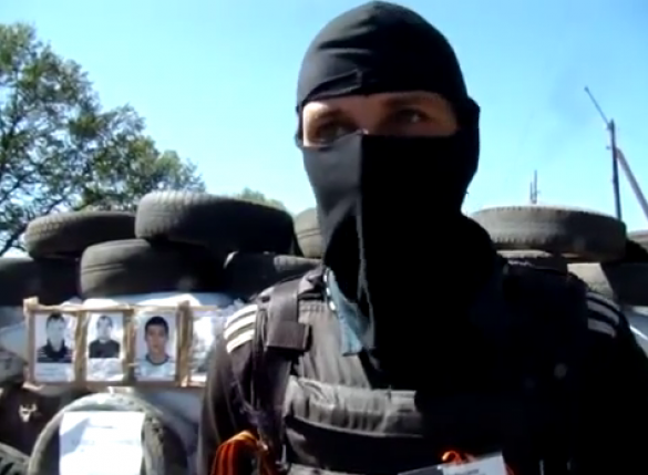 Сегодня украинская армия на бронетехнике снова напала на блокпост, чтобы добыть пропитание (видео) | Русская весна