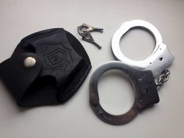 Хватит на всех: украинская полиция закупила наручников на 2 млн гривен | Русская весна