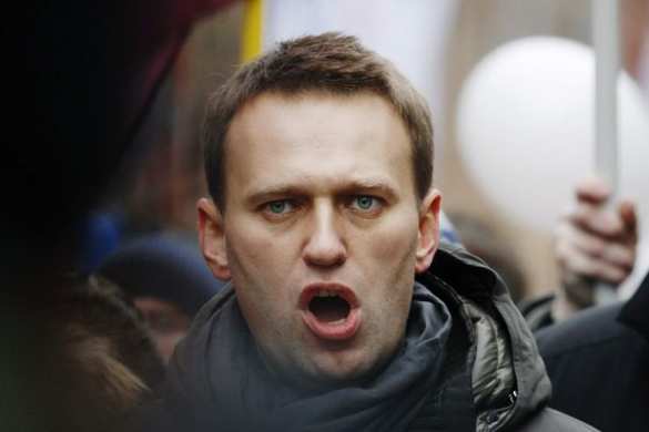 Навальный увлекся: подал в суд на Чайку, «Дождь», «Эхо Москвы», «РБК» и «Коммерсант» | Русская весна