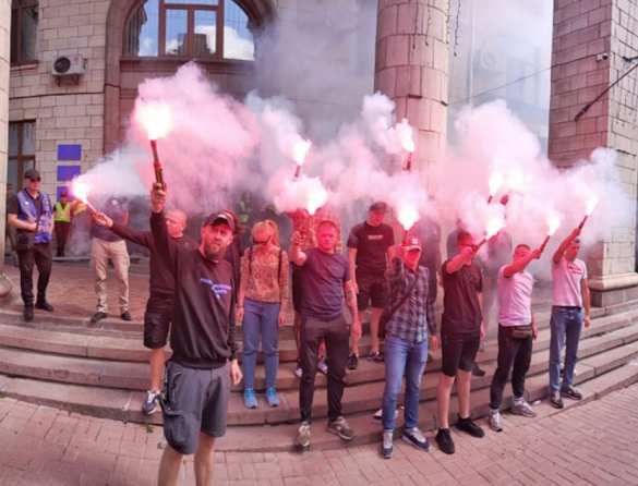 «Заруба между побратимами нарастает»: Экс-соратник Билецкого рассказал о схеме финансирования «Нацкорпуса» | Русская весна