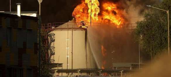 Пожар на нефтебазе: киевские власти ищут виноватого (ВИДЕО) | Русская весна