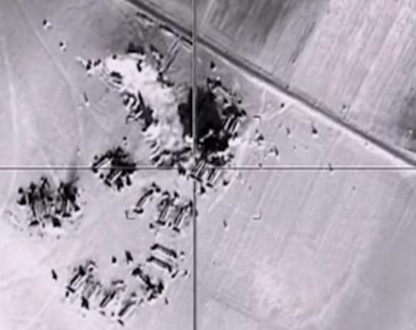 Уничтожение открытых нефтехранилищ ИГИЛ (ВИДЕО) | Русская весна