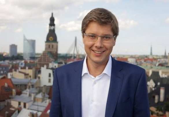 Русский русофоб на службе у Запада: Как мэр Риги борется с русскими школами и поощряет шествия SS | Русская весна