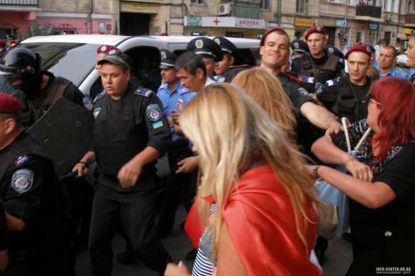 Одесса не сдается - активисты Куликова поля вступили в открытый конфликт с милицией (фото) | Русская весна