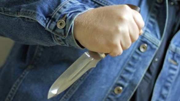 В Харькове неизвестный с ножом напал на прохожих | Русская весна