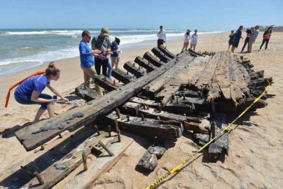 Путешествие во времени: на побережье США выбросило корабль XVIII века (+ВИДЕО, ФОТО) | Русская весна