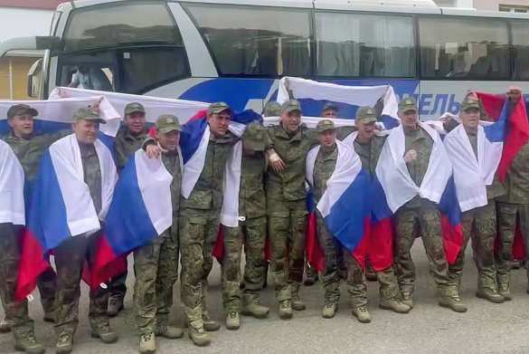 Наши бойцы вернулись домой: сегодня при посредничестве ОАЭ состоялся обмен 146 на 146 (ВИДЕО) | Русская весна