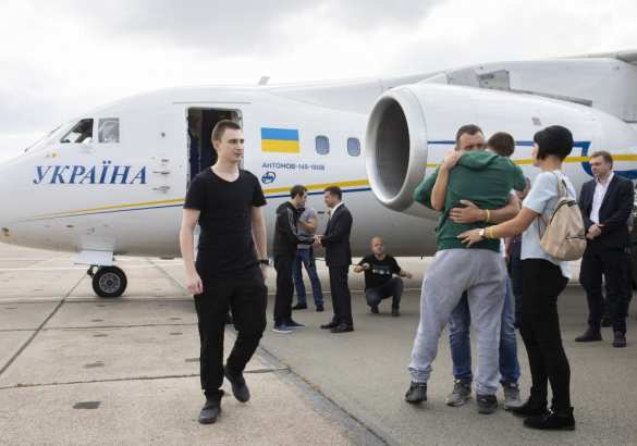 Вместо новых «национальных героев» Украина получила «Надю-2» (ВИДЕО А. Шария) | Русская весна