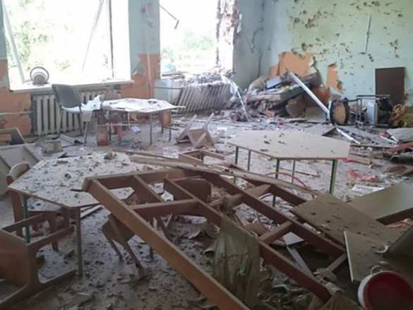 ВСУ обстреляли детский сад в Докучаевске | Русская весна