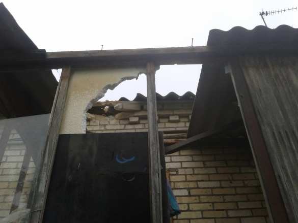 Обстрелами ВСУ в ДНР повреждены жилые дома и ЛЭП | Русская весна