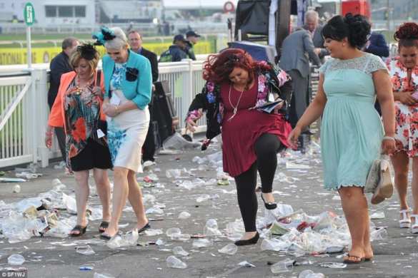 Их нравы: Скотская пьянка под названием Октоберфест в Германии (ФОТО 18+) | Русская весна