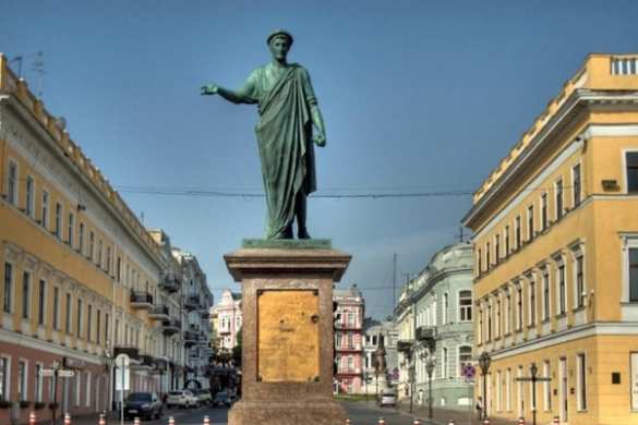 Рои дронов атакуют Украину: в Одессе после удара во многих районах исчезли свет и вода (КАРТА) | Русская весна