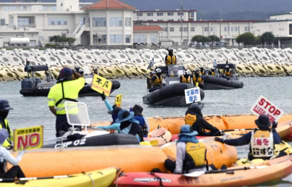 Японцы на надувных лодках попытались прогнать американцев с Окинавы (ФОТО, ВИДЕО) | Русская весна