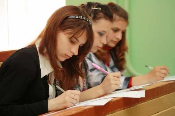 В Госдуме призвали отменить поборы в электронных дневниках | Русская весна