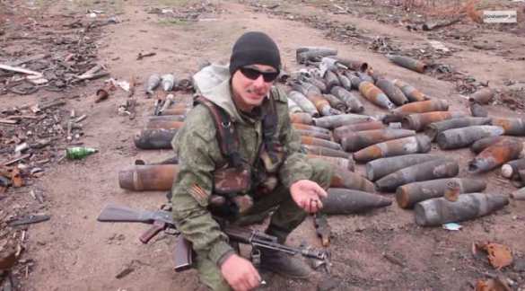 Солнцево: тракторист, закапывавший тела солдат ВСУ, сошел с ума (видео Грэма Филлипса) | Русская весна