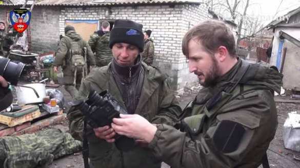 Спасибо Обаме и ВСУ: Трофейные американские тепловизоры, БТРы, танк и БРДМ в Широкино (ВИДЕО) | Русская весна