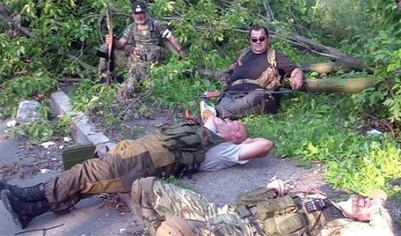 Быт донецких ополченцев: землянка, буржуйка и кровать из поддонов (видео) | Русская весна