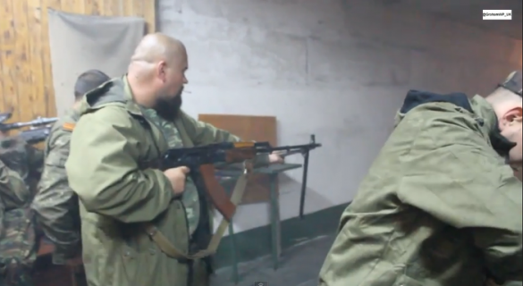Сюжеты об ополченцах: бойцы ЛНР тренируются перед боем (видео) | Русская весна