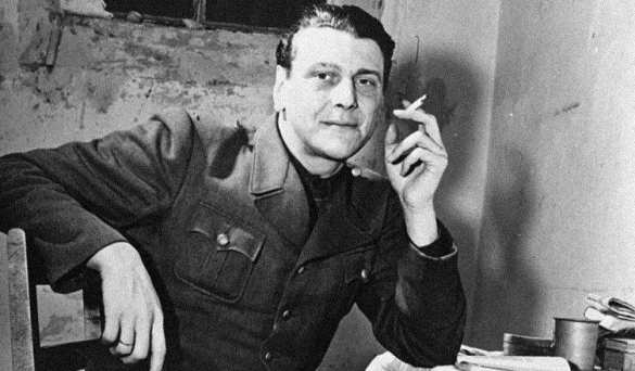 Учиться у нацистов: Командир украинских морпехов повесил на стену портрет любимчика Гитлера (ФОТО) | Русская весна