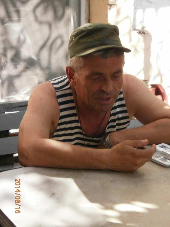 Казачий атаман, командир ополчения, позывной «Батя» Казачий атаман, командир ополчения, позывной «Батя»: тем, кто пришел с оружием и убивает мирных жителей - пощады ждать не приходится (видео) | Русская весна