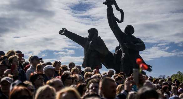 ВАЖНО: Рижский комитет просит ввести в Латвию российских миротворцев из-за угрозы гражданской войны | Русская весна