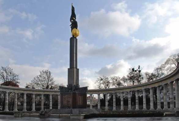 МИД РФ направил ноту протеста в связи с осквернением мемориала советским воинам в Вене | Русская весна