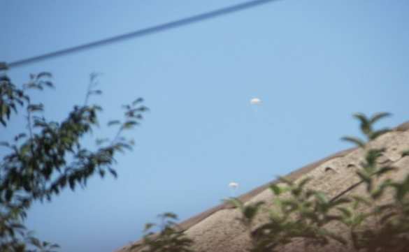 Ложь Киева: в «АТО» опровергли наличие парашютов в небе над Харцызском, самолет ушел от ракет «Бука», не наводящихся на тепло, с помощью тепловых ловушек (фото/видео) | Русская весна